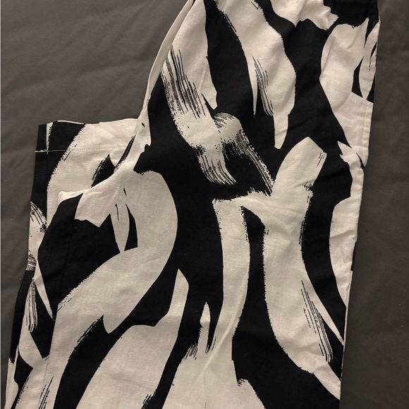 DKNY Black and White | Gray and White C&C California Both Sz S Linen Capris Lot - Picture 4 of 16